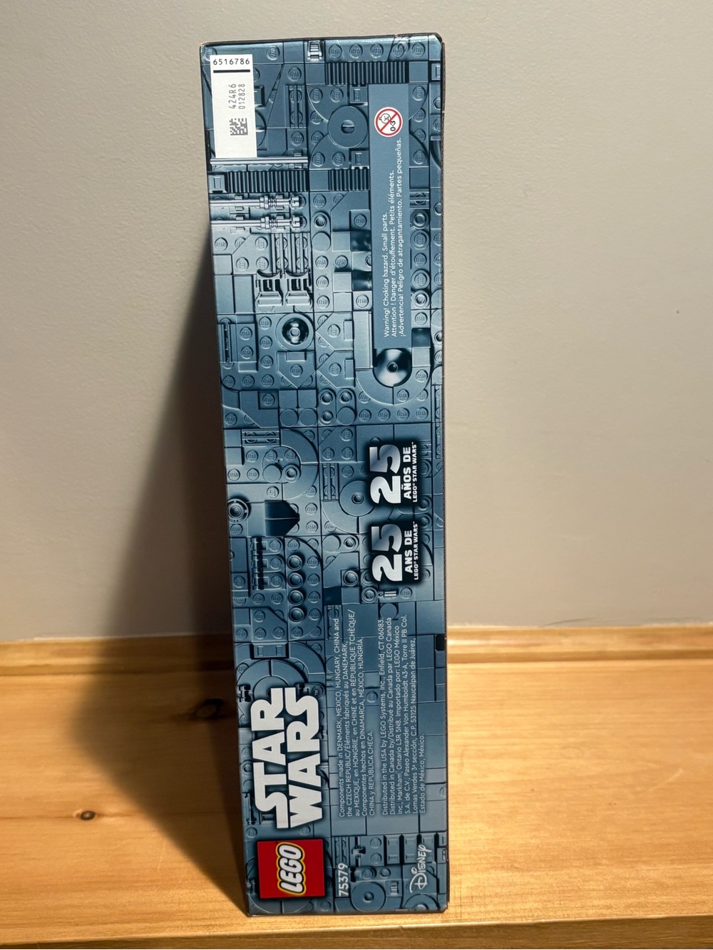 LEGO Star Wars R2-D2 75379 - Picture 4 of 7